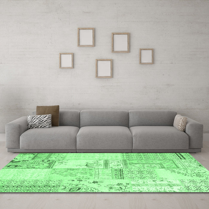 Machine Washable Patchwork Emerald Green Transitional Area Rugs in a Living Room,, wshcon2691emgrn