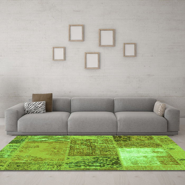 Machine Washable Patchwork Green Transitional Area Rugs in a Living Room,, wshcon2695grn