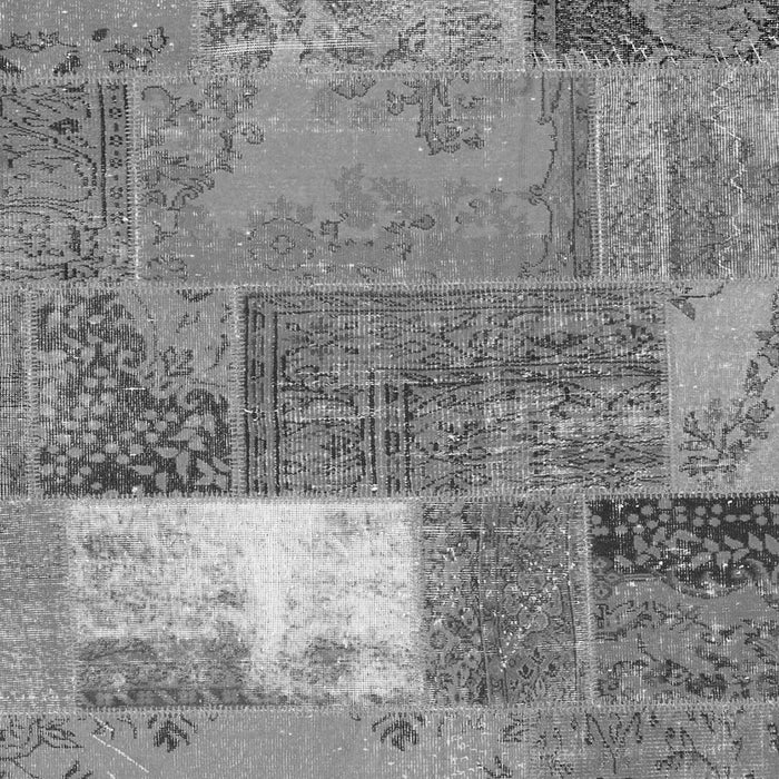 Serging Thickness of Patchwork Gray Transitional Rug, con2695gry