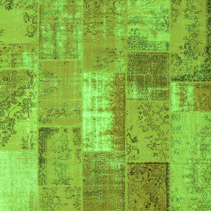 Serging Thickness of Patchwork Green Transitional Rug, con2697grn