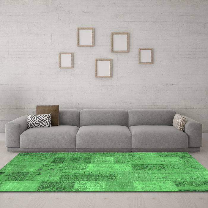 Machine Washable Patchwork Emerald Green Transitional Area Rugs in a Living Room,, wshcon2698emgrn