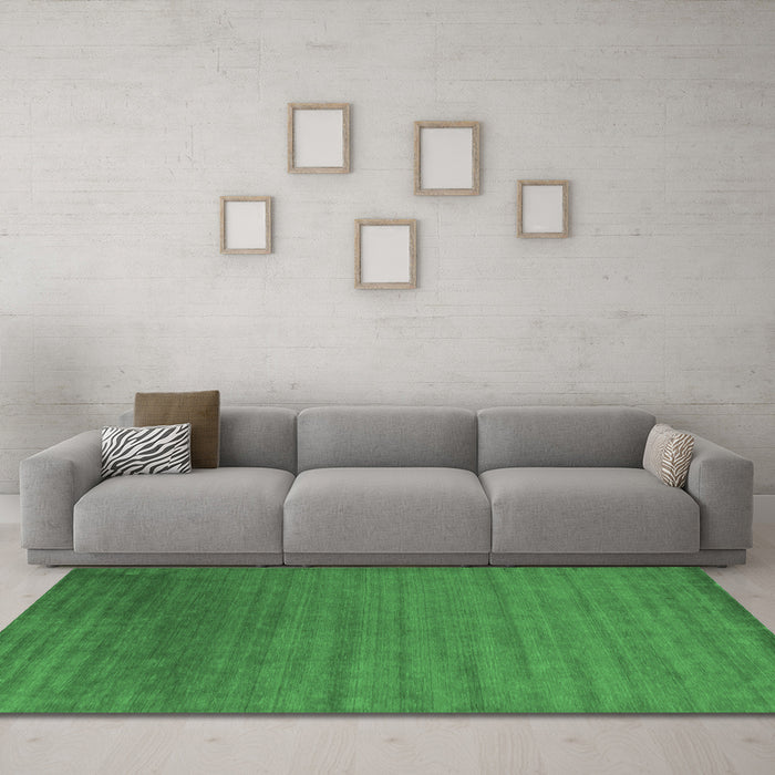 Machine Washable Abstract Emerald Green Contemporary Area Rugs in a Living Room,, wshcon26emgrn