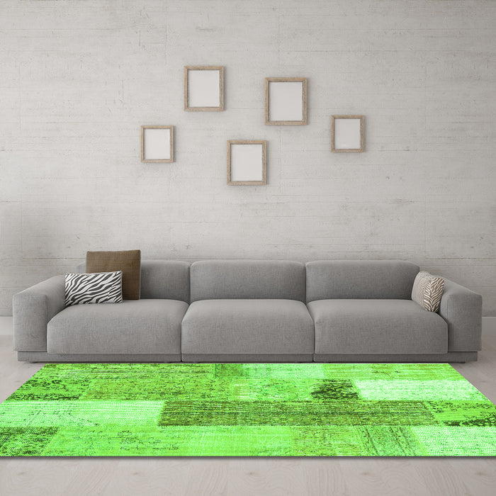 Machine Washable Patchwork Green Transitional Area Rugs in a Living Room,, wshcon2700grn