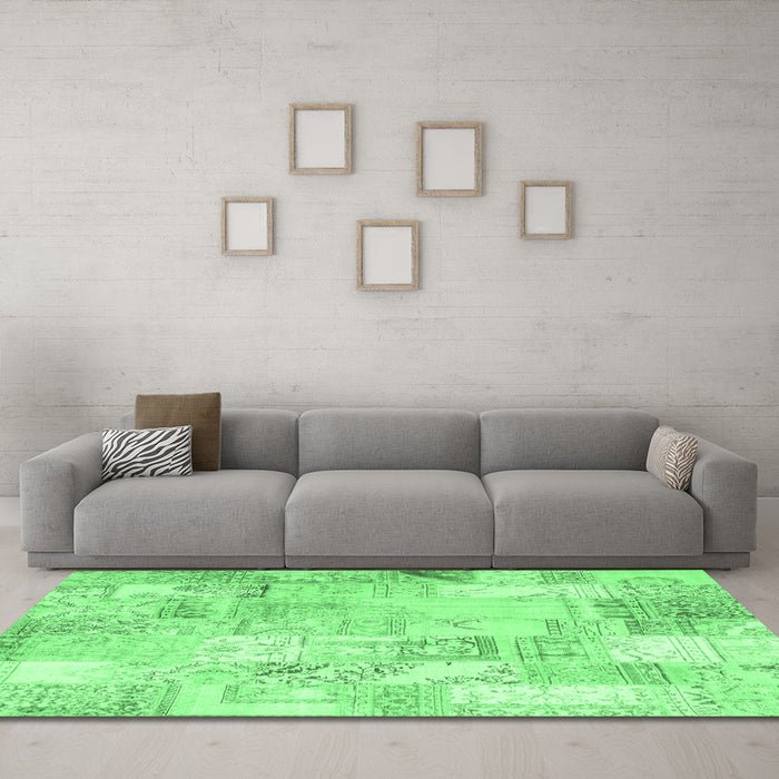 Machine Washable Patchwork Emerald Green Transitional Area Rugs in a Living Room,, wshcon2701emgrn