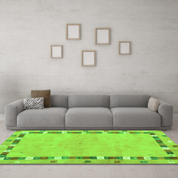 Machine Washable Abstract Green Contemporary Area Rugs in a Living Room,, wshcon2703grn