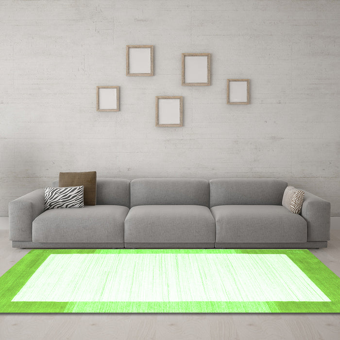 Machine Washable Solid Green Modern Area Rugs in a Living Room,, wshcon270grn