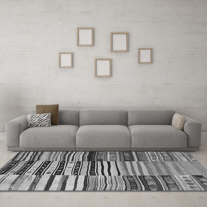 Machine Washable Patchwork Gray Transitional Rug in a Living Room,, wshcon2714gry