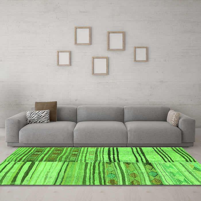 Machine Washable Patchwork Green Transitional Area Rugs in a Living Room,, wshcon2715grn