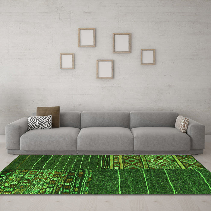 Machine Washable Patchwork Green Transitional Area Rugs in a Living Room,, wshcon2716grn