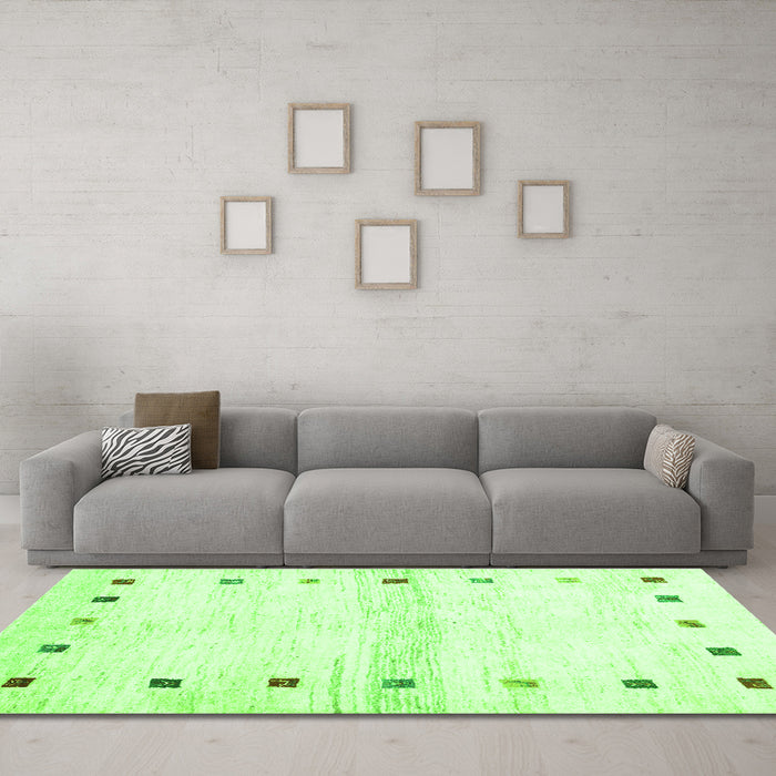 Machine Washable Solid Green Modern Area Rugs in a Living Room,, wshcon2718grn