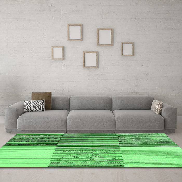 Machine Washable Patchwork Emerald Green Transitional Area Rugs in a Living Room,, wshcon2720emgrn
