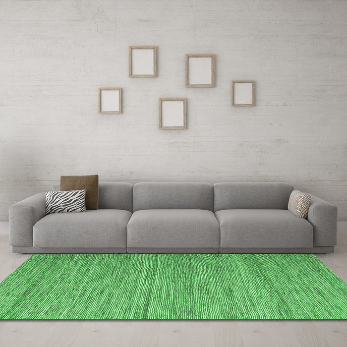 Machine Washable Abstract Emerald Green Contemporary Area Rugs in a Living Room,, wshcon2727emgrn