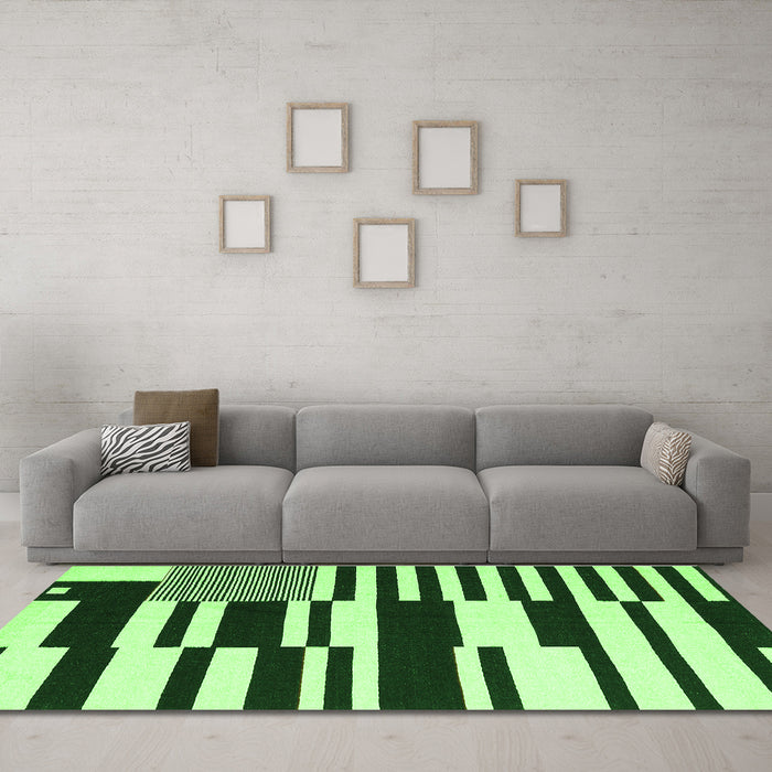 Machine Washable Abstract Green Contemporary Area Rugs in a Living Room,, wshcon2729grn