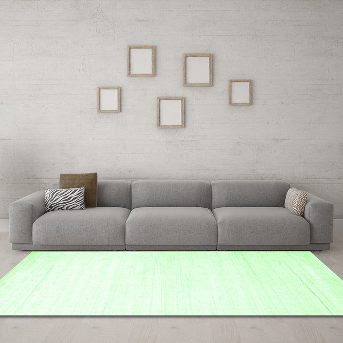 Machine Washable Solid Green Modern Area Rugs in a Living Room,, wshcon272grn