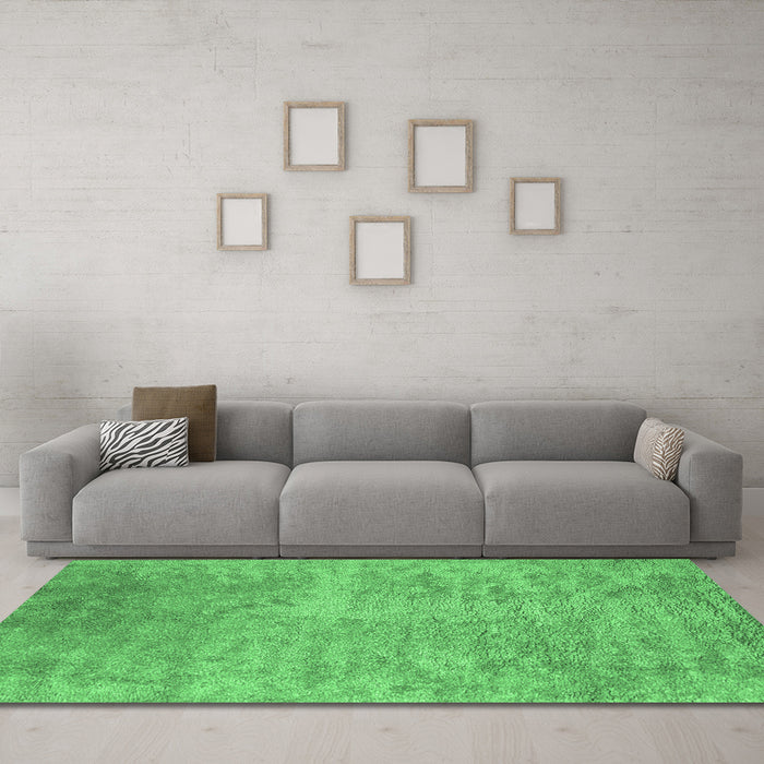 Machine Washable Abstract Emerald Green Contemporary Area Rugs in a Living Room,, wshcon2731emgrn
