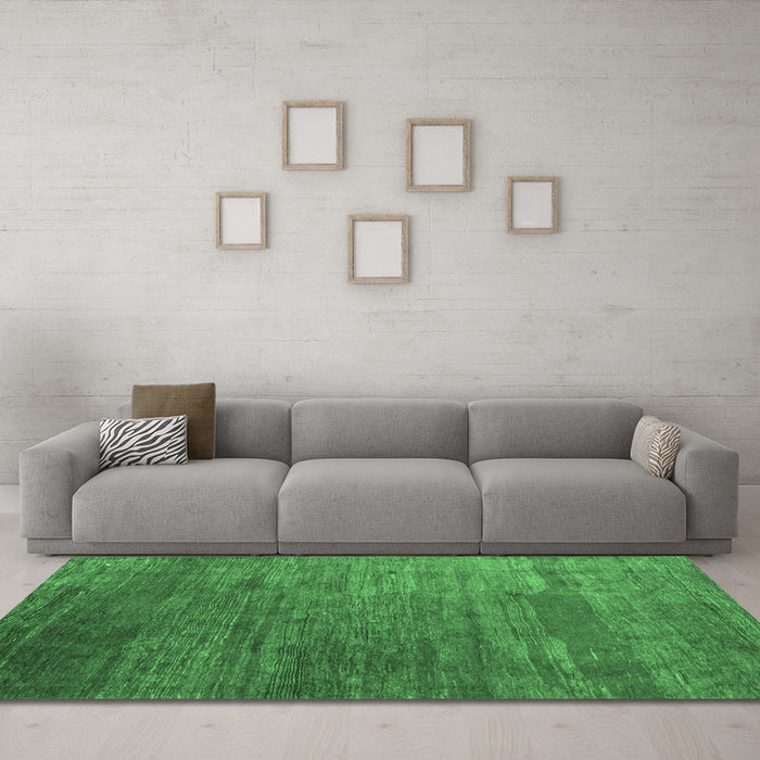 Machine Washable Abstract Emerald Green Contemporary Area Rugs in a Living Room,, wshcon2734emgrn