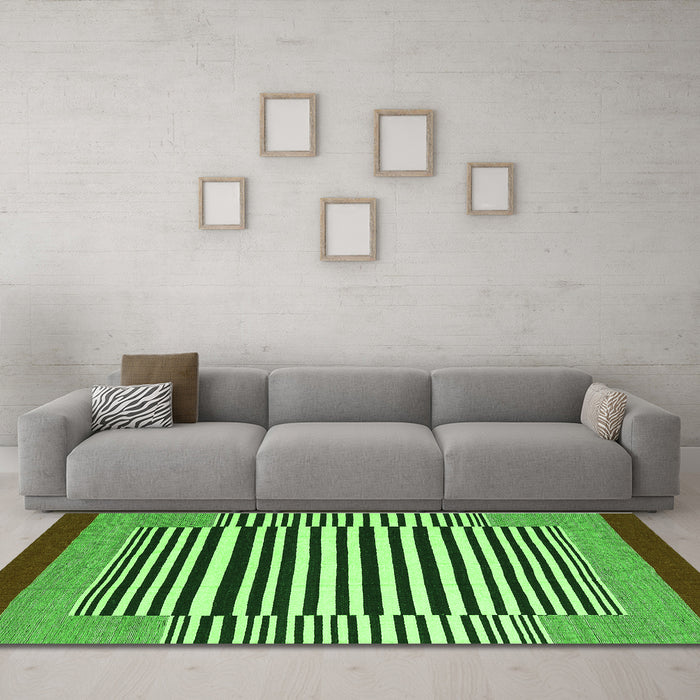 Machine Washable Abstract Green Contemporary Area Rugs in a Living Room,, wshcon2738grn