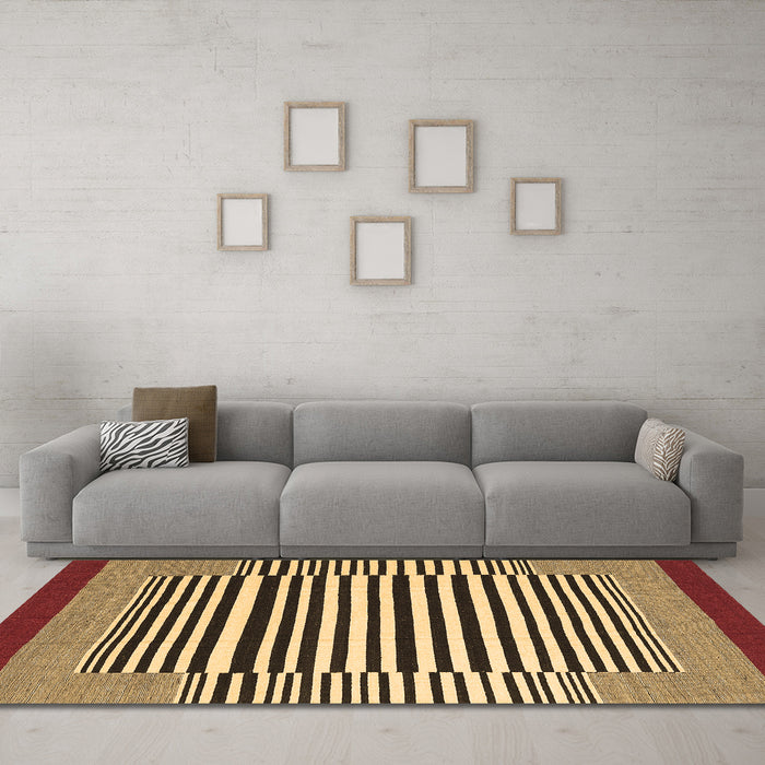 Machine Washable Abstract Brown Contemporary Rug in a Living Room,, wshcon2738brn