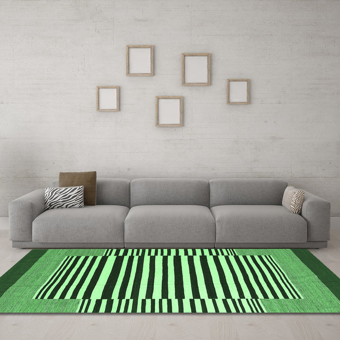 Machine Washable Abstract Emerald Green Contemporary Area Rugs in a Living Room,, wshcon2738emgrn