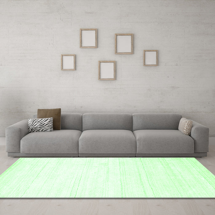 Machine Washable Solid Green Modern Area Rugs in a Living Room,, wshcon273grn