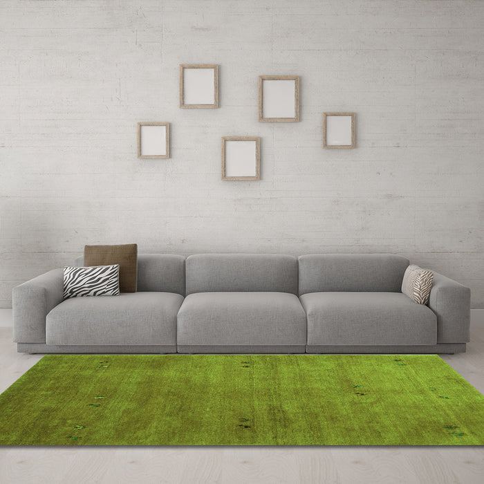 Machine Washable Abstract Green Contemporary Area Rugs in a Living Room,, wshcon2740grn