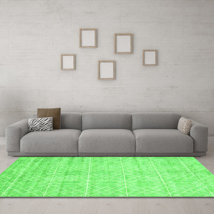 Machine Washable Abstract Green Contemporary Area Rugs in a Living Room,, wshcon2742grn