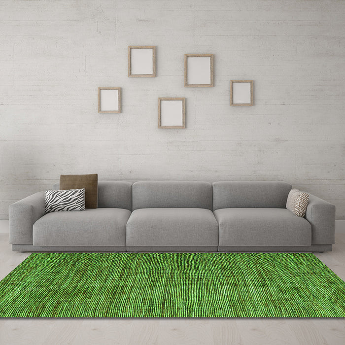 Machine Washable Abstract Green Contemporary Area Rugs in a Living Room,, wshcon2743grn