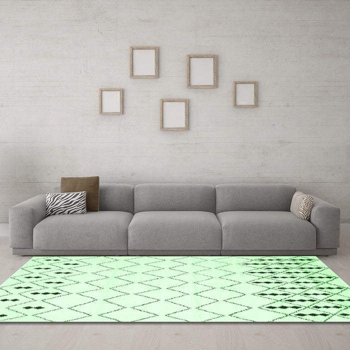 Machine Washable Terrilis Emerald Green Contemporary Area Rugs in a Living Room,, wshcon2744emgrn