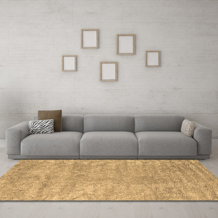 Machine Washable Abstract Brown Contemporary Rug in a Living Room,, wshcon2745brn