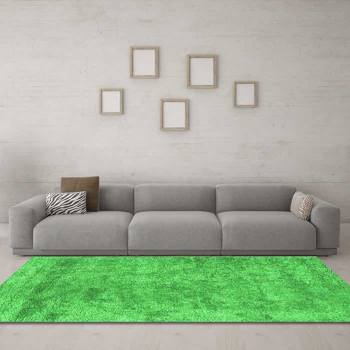 Machine Washable Abstract Green Contemporary Area Rugs in a Living Room,, wshcon2749grn