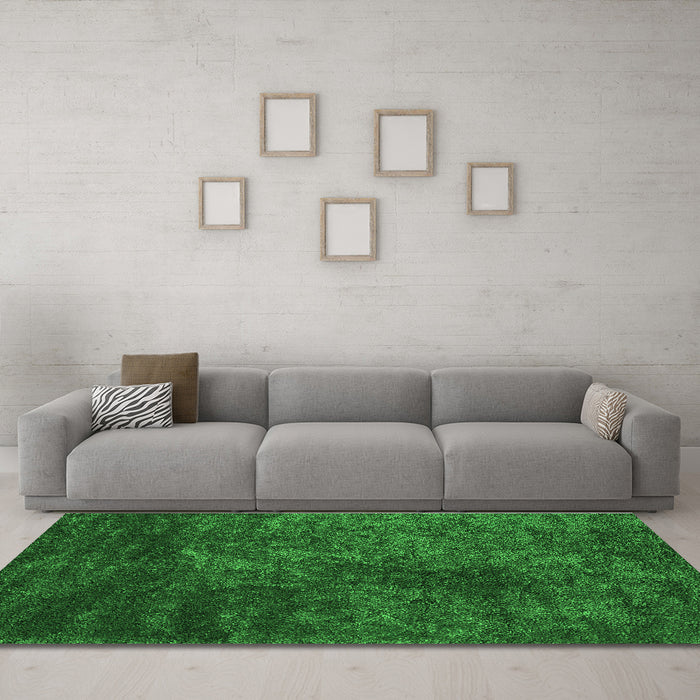 Machine Washable Abstract Green Contemporary Area Rugs in a Living Room,, wshcon2750grn