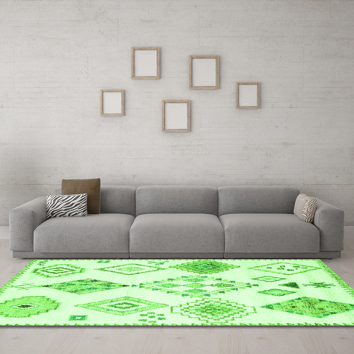 Machine Washable Solid Green Modern Area Rugs in a Living Room,, wshcon2752grn