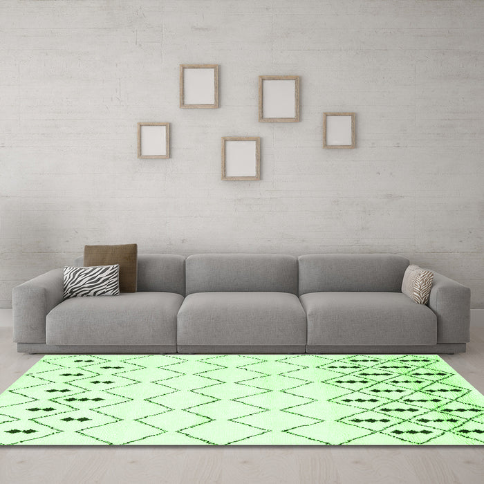 Machine Washable Solid Green Modern Area Rugs in a Living Room,, wshcon2753grn