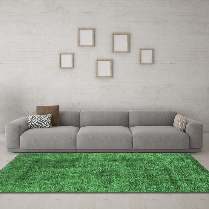 Machine Washable Abstract Emerald Green Contemporary Area Rugs in a Living Room,, wshcon2757emgrn