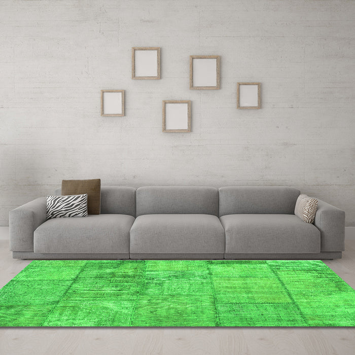Machine Washable Patchwork Green Transitional Area Rugs in a Living Room,, wshcon275grn