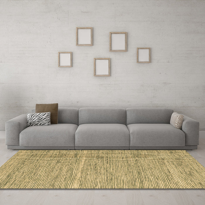 Machine Washable Abstract Brown Contemporary Rug in a Living Room,, wshcon2767brn
