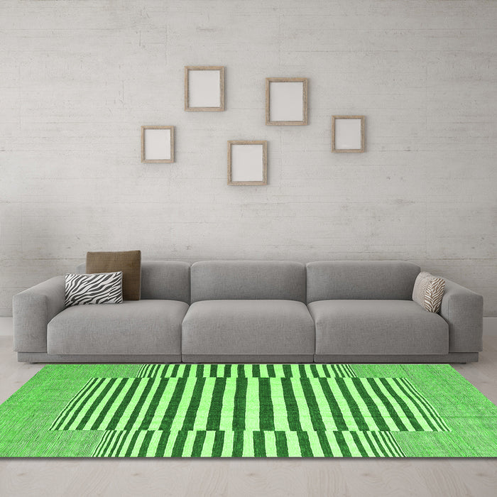 Machine Washable Abstract Green Contemporary Area Rugs in a Living Room,, wshcon2770grn