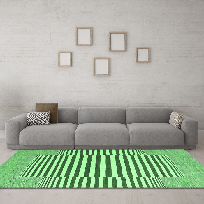 Machine Washable Abstract Emerald Green Contemporary Area Rugs in a Living Room,, wshcon2770emgrn