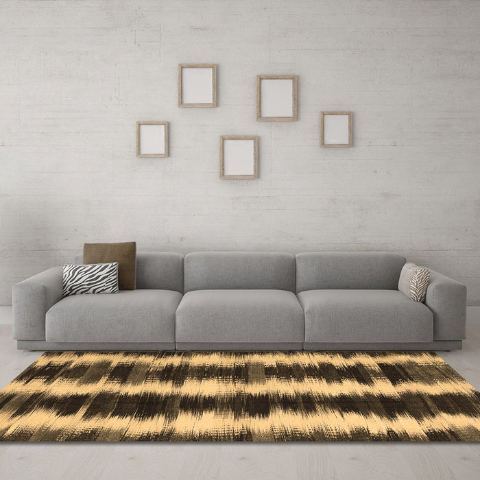 Machine Washable Abstract Brown Contemporary Rug in a Living Room,, wshcon2775brn