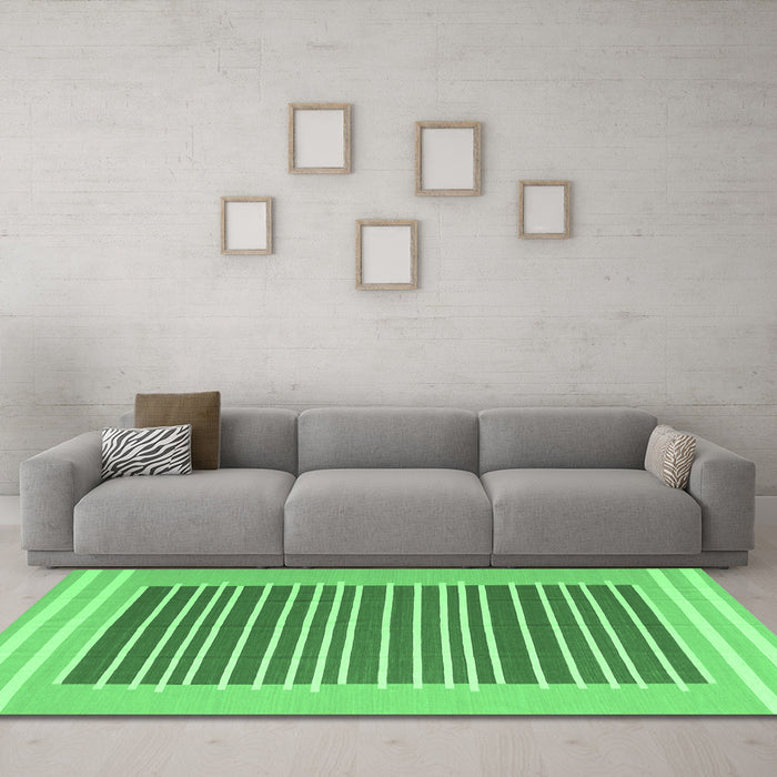 Machine Washable Abstract Emerald Green Contemporary Area Rugs in a Living Room,, wshcon2777emgrn