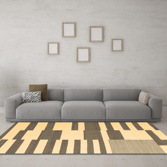 Machine Washable Abstract Brown Contemporary Rug in a Living Room,, wshcon2787brn