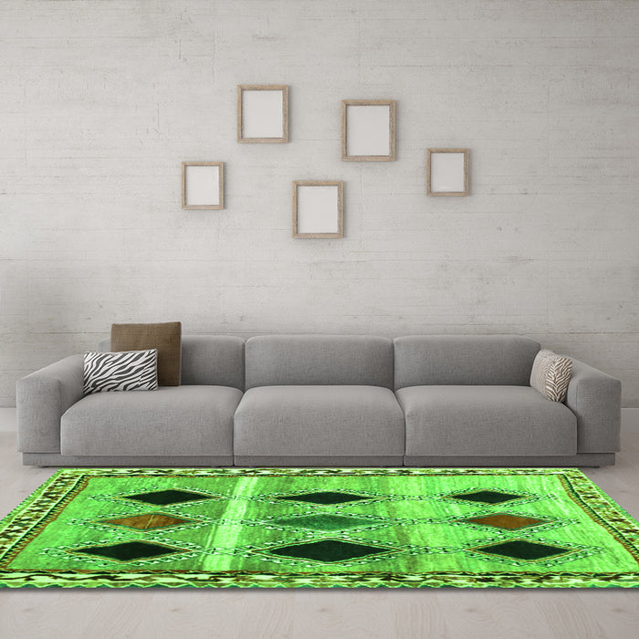 Machine Washable Abstract Green Contemporary Area Rugs in a Living Room,, wshcon2789grn