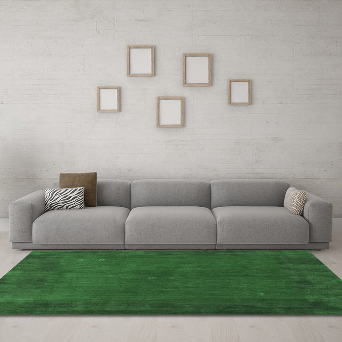 Machine Washable Abstract Emerald Green Contemporary Area Rugs in a Living Room,, wshcon2791emgrn