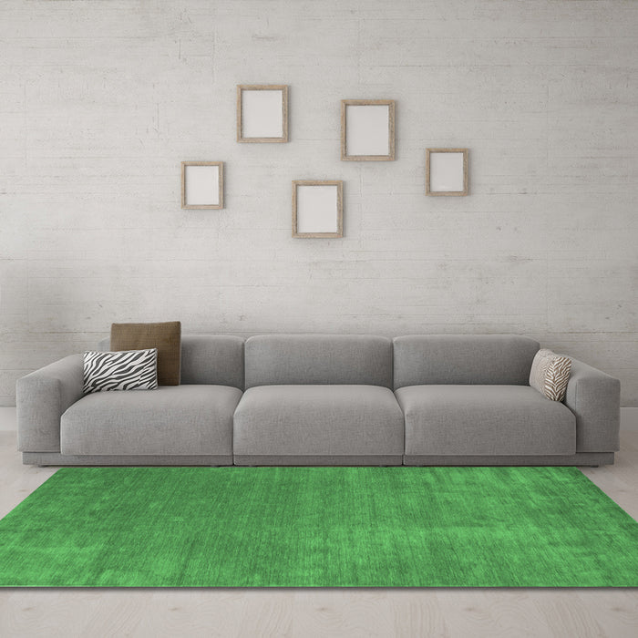 Machine Washable Abstract Emerald Green Contemporary Area Rugs in a Living Room,, wshcon27emgrn