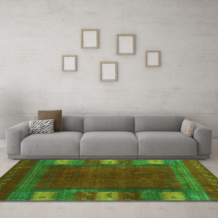 Machine Washable Abstract Green Contemporary Area Rugs in a Living Room,, wshcon2800grn