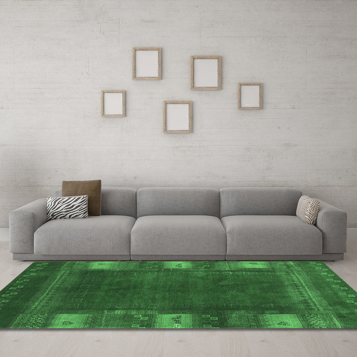 Machine Washable Abstract Emerald Green Contemporary Area Rugs in a Living Room,, wshcon2800emgrn