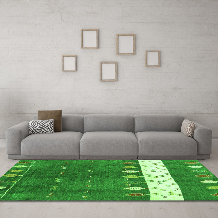 Machine Washable Abstract Green Contemporary Area Rugs in a Living Room,, wshcon2801grn