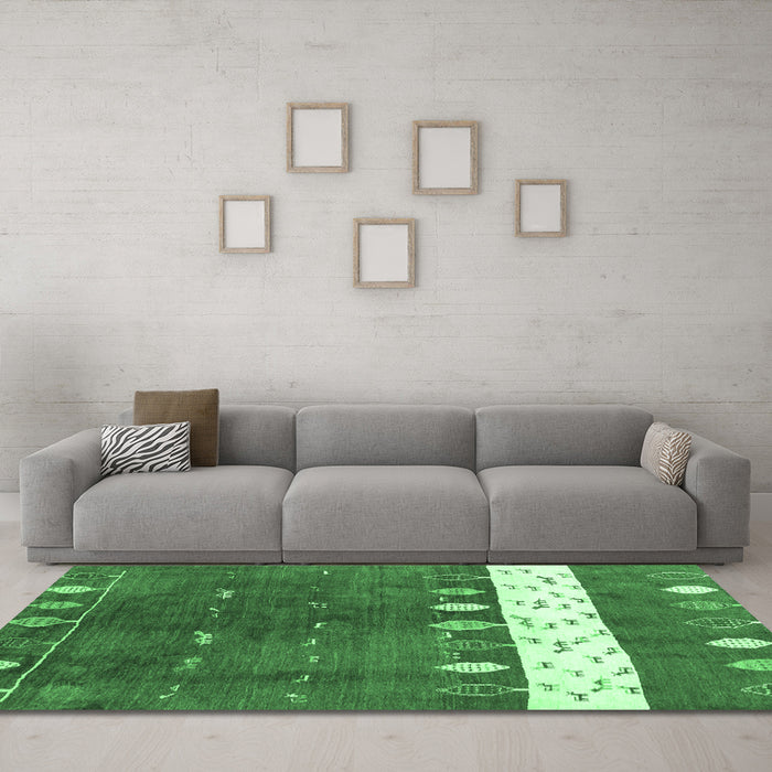 Machine Washable Abstract Emerald Green Contemporary Area Rugs in a Living Room,, wshcon2801emgrn