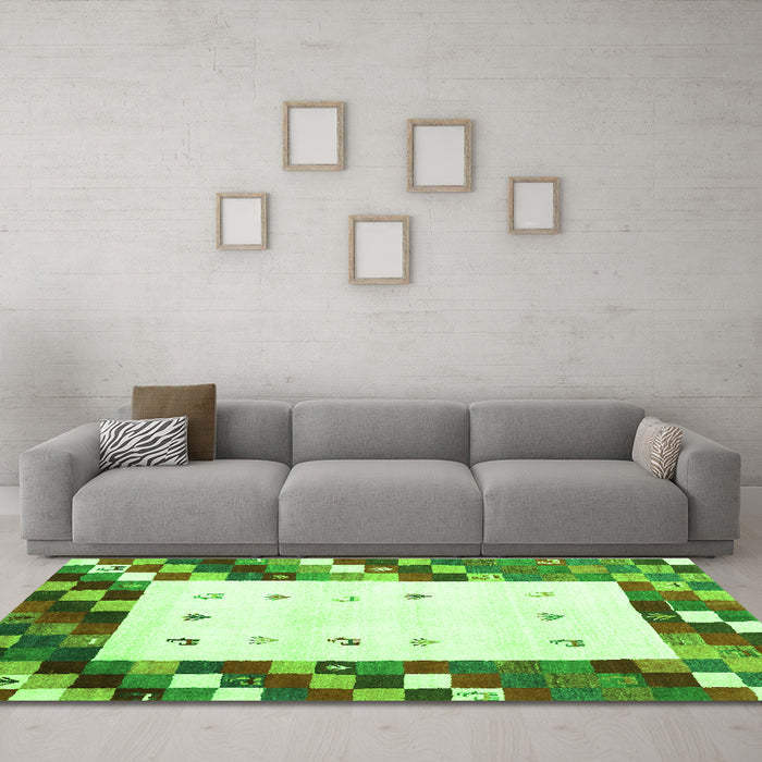 Machine Washable Abstract Green Contemporary Area Rugs in a Living Room,, wshcon2803grn
