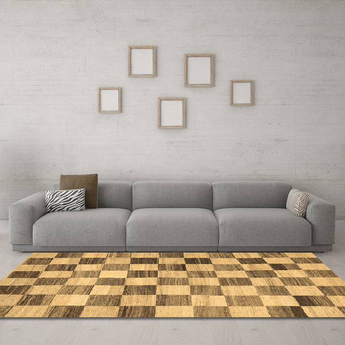 Machine Washable Checkered Brown Modern Rug in a Living Room,, wshcon2808brn